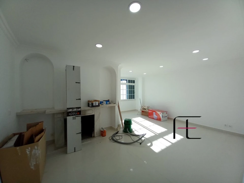 Moradia T3 para Venda em Carcavelos e Parede Foto 3