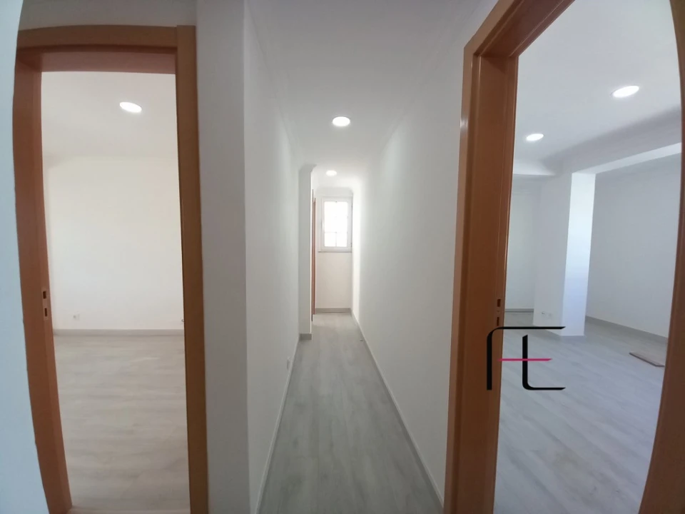 Moradia T3 para Venda em Carcavelos e Parede Foto 19