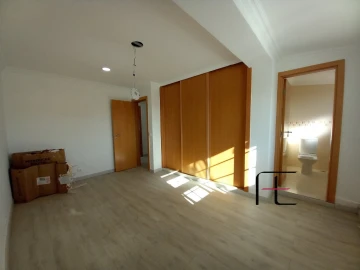 Moradia T3 para Venda em Carcavelos e Parede
