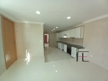 Moradia T3 para Venda em Carcavelos e Parede