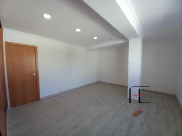 Moradia T3 para Venda em Carcavelos e Parede