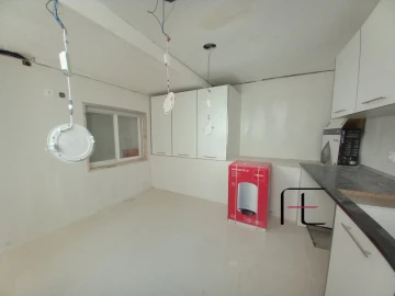 Moradia T3 para Venda em Carcavelos e Parede