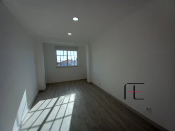 Moradia T3 para Venda em Carcavelos e Parede