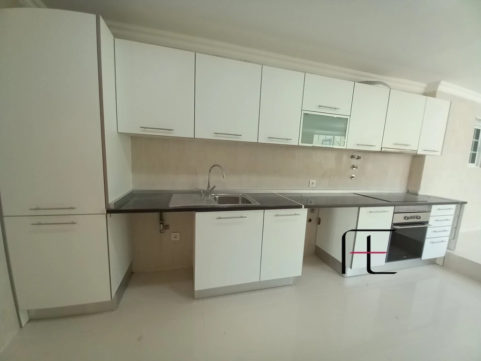 Moradia T3 para Venda em Carcavelos e Parede Foto 10