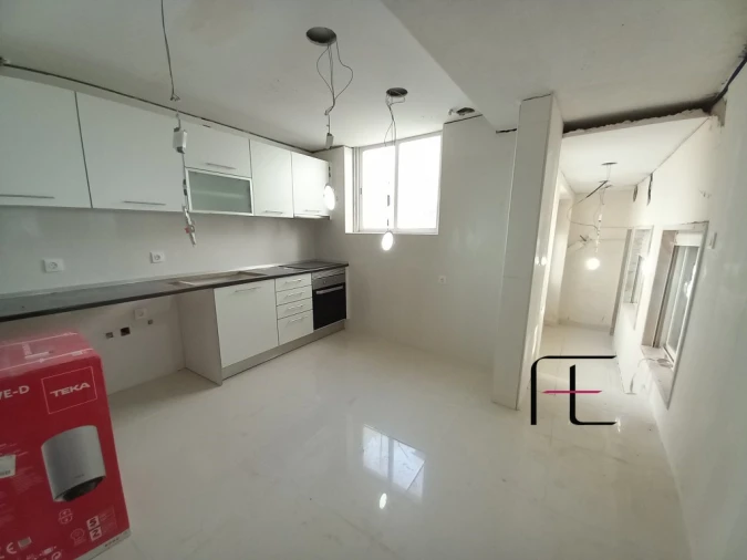 Moradia T3 para Venda em Carcavelos e Parede Foto 61