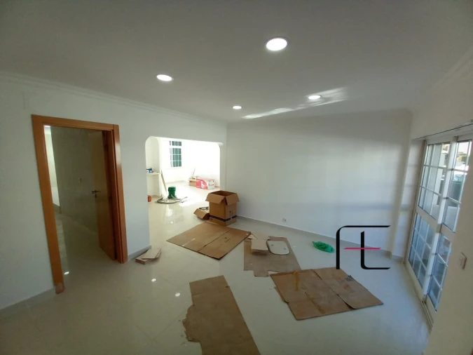 Moradia T3 para Venda em Carcavelos e Parede Foto 40