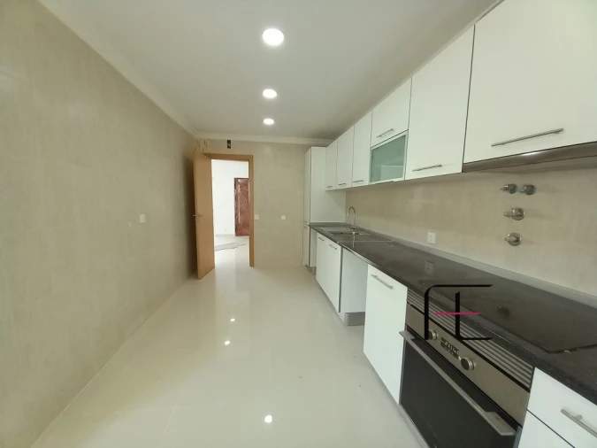 Moradia T3 para Venda em Carcavelos e Parede Foto 16