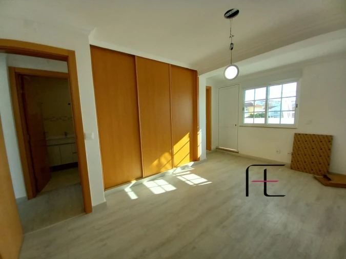 Moradia T3 para Venda em Carcavelos e Parede Foto 28