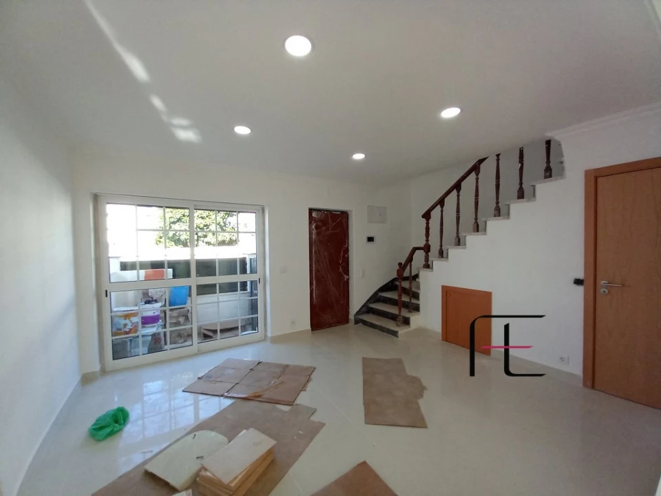 Moradia T3 para Venda em Carcavelos e Parede Foto 7