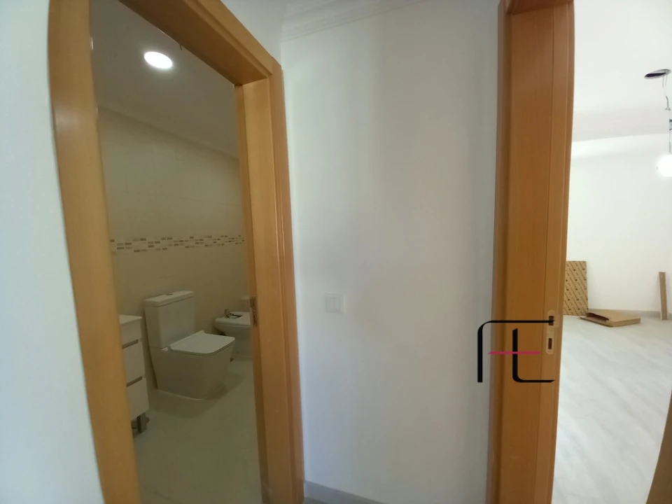Moradia T3 para Venda em Carcavelos e Parede Foto 25