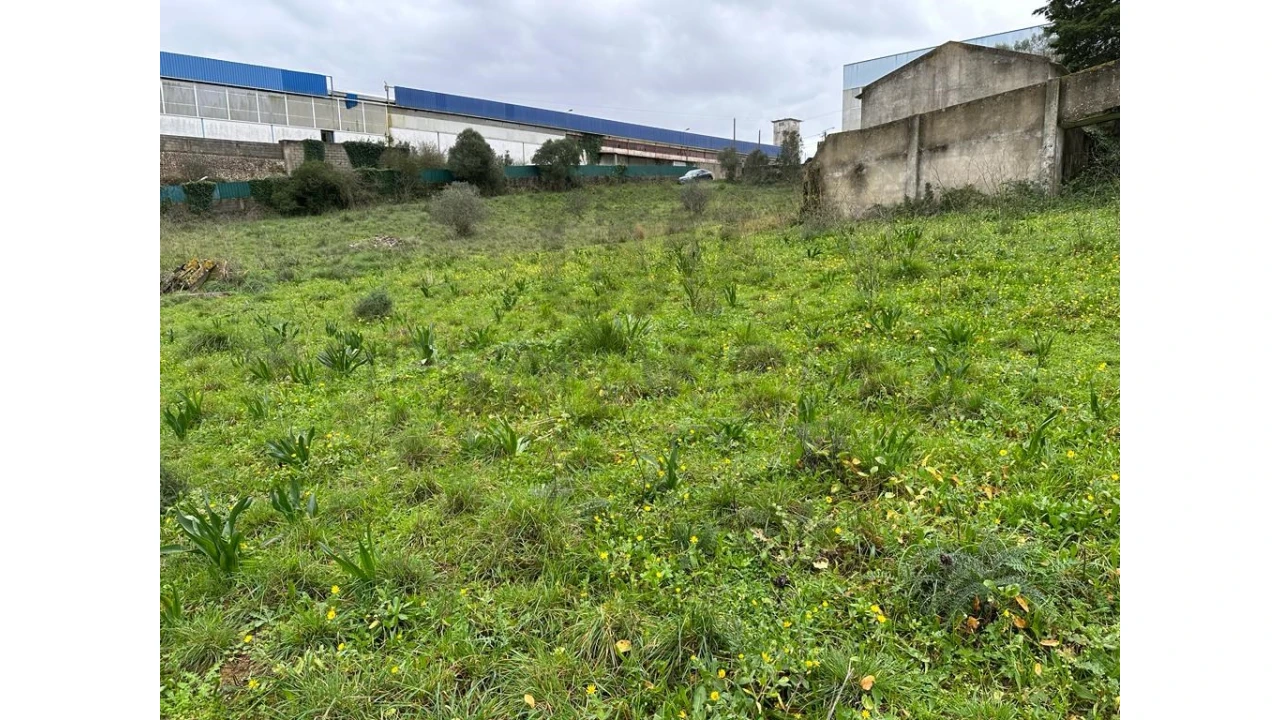 Terreno Comércio / Armazém para Venda em Venda do Pinheiro e Santo Estêvão das Galés Foto 11