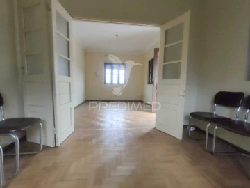 Moradia T3 para Venda em Mujães