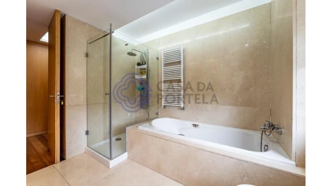 Moradia T5 para Venda em Aldoar, Foz do Douro e Nevogilde