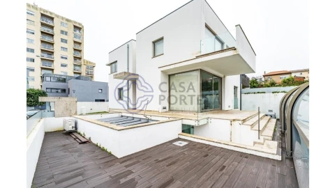 Moradia T5 para Venda em Aldoar, Foz do Douro e Nevogilde