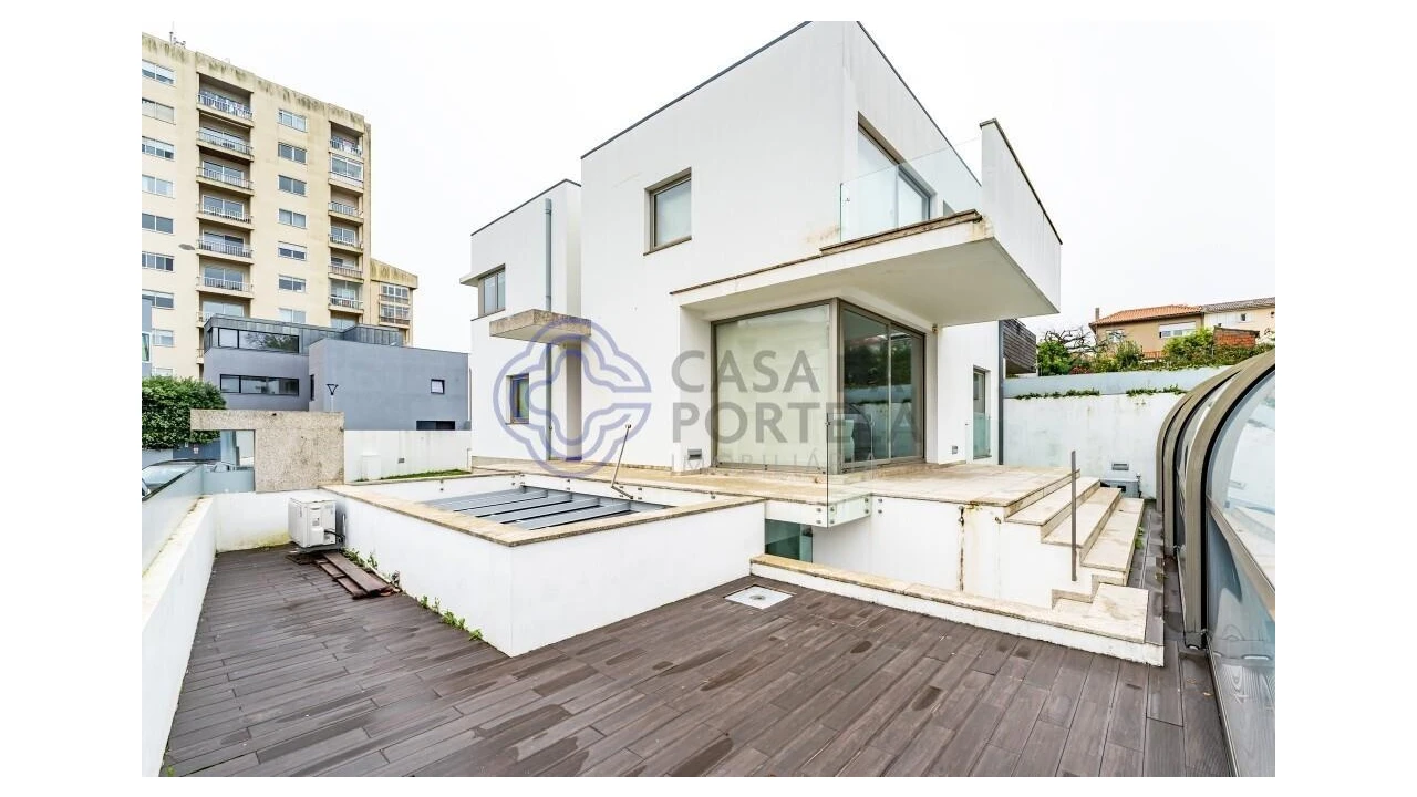 Moradia T5 para Venda em Aldoar, Foz do Douro e Nevogilde Foto 1