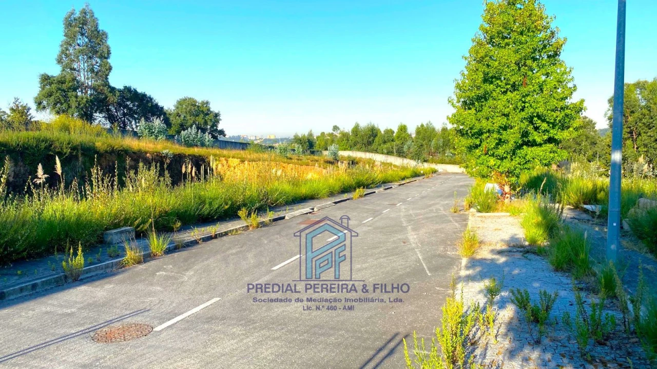 Terreno P/ Prédio para Venda em Baguim do Monte (Rio Tinto) Foto 1