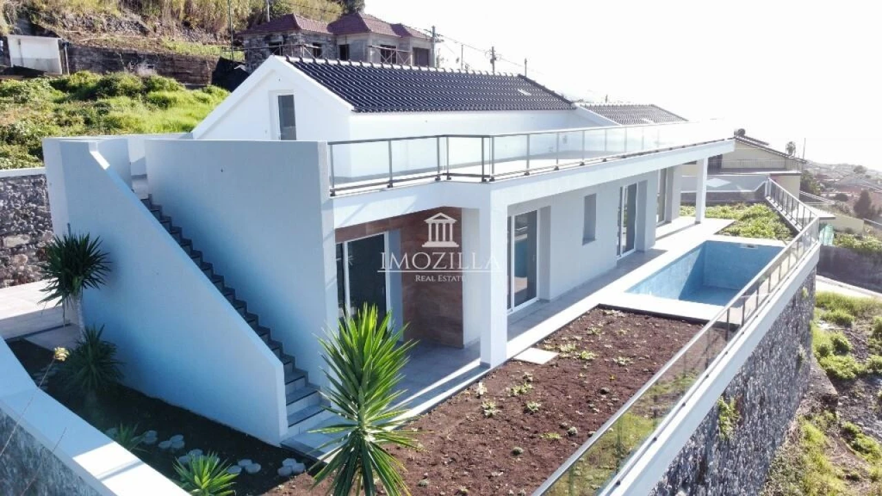 Moradia T3 para Venda em Ponta do Sol Foto 2