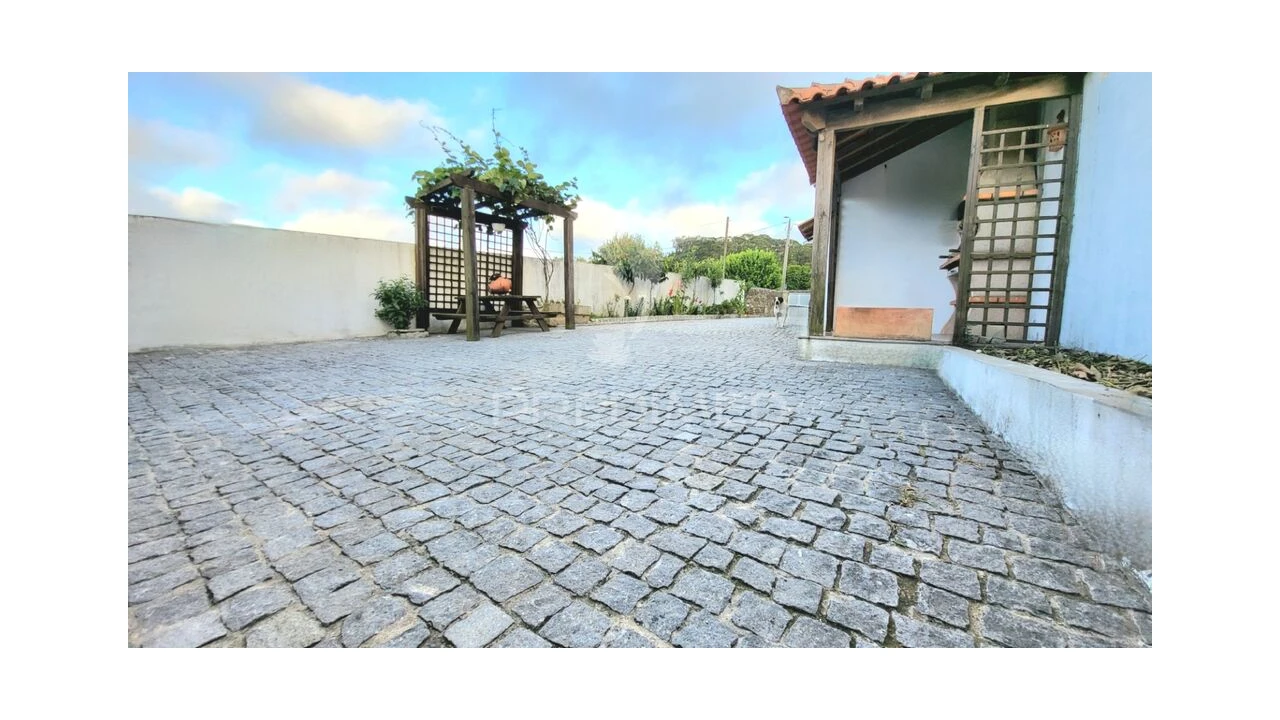 Moradia T4 para Venda em Fornelo e Vairão Foto 2