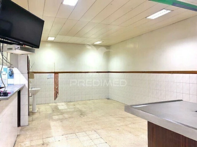 Loja para Venda em Santa Iria de Azoia, São João da Talha e Bobadela Foto 10