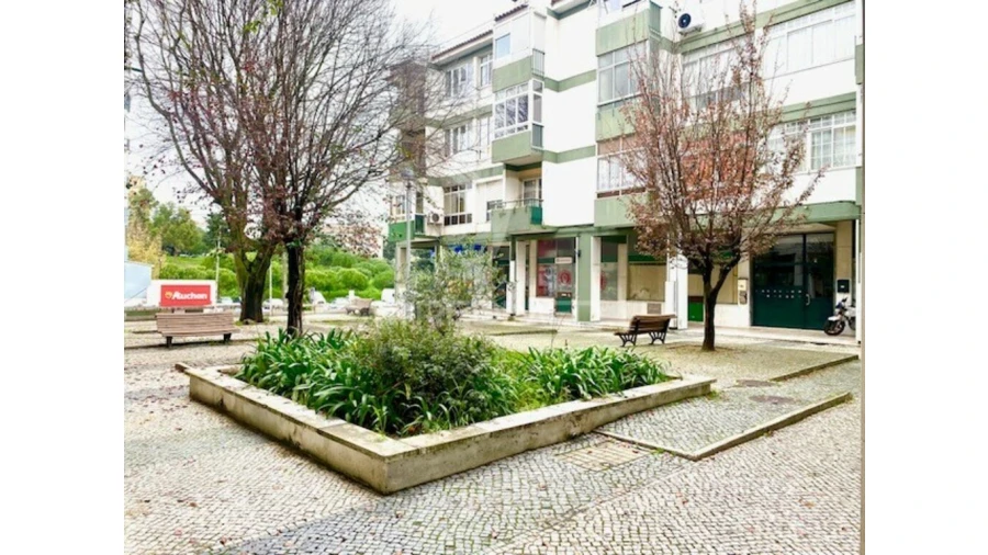 Loja para Venda em Santa Iria de Azoia, São João da Talha e Bobadela Foto 7