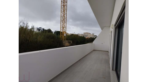 Apartamento T2 para Venda em Quelfes