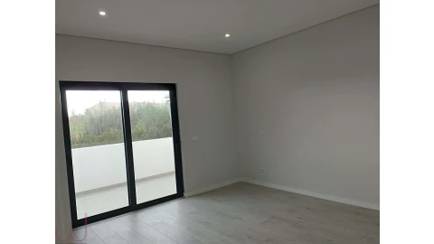 Apartamento T2 para Venda em Quelfes