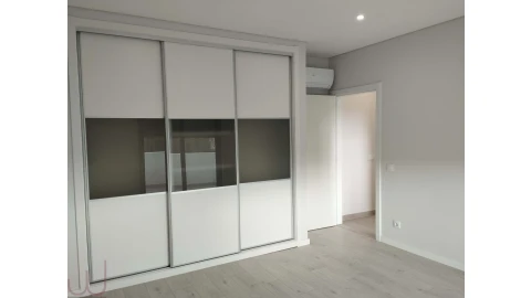 Apartamento T2 para Venda em Quelfes