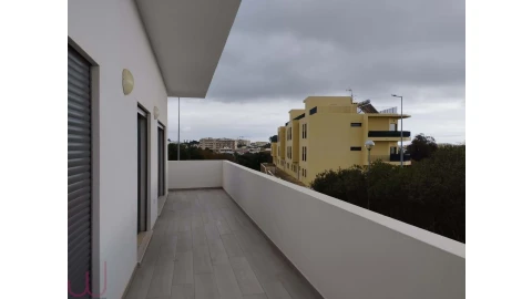 Apartamento T2 para Venda em Quelfes