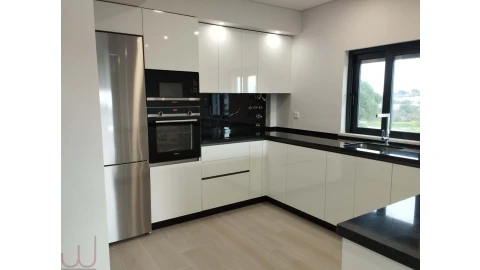Apartamento T2 para Venda em Quelfes
