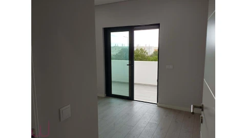 Apartamento T2 para Venda em Quelfes