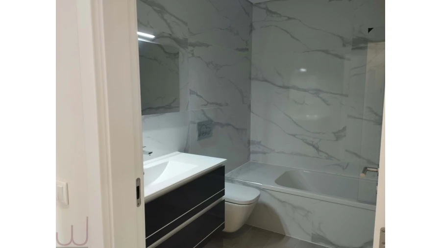 Apartamento T2 para Venda em Quelfes Foto 7