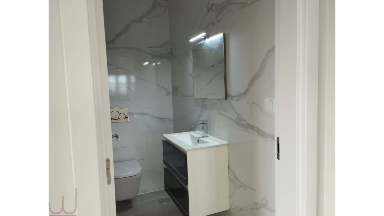 Apartamento T2 para Venda em Quelfes Foto 6
