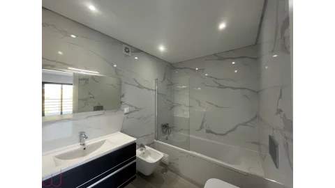 Apartamento T2 para Venda em Quelfes