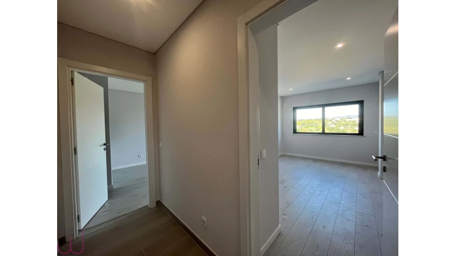 Apartamento T2 para Venda em Quelfes Foto 8