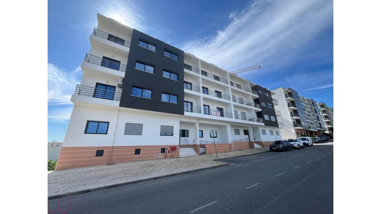 Apartamento T2 para Venda em Quelfes Foto 15
