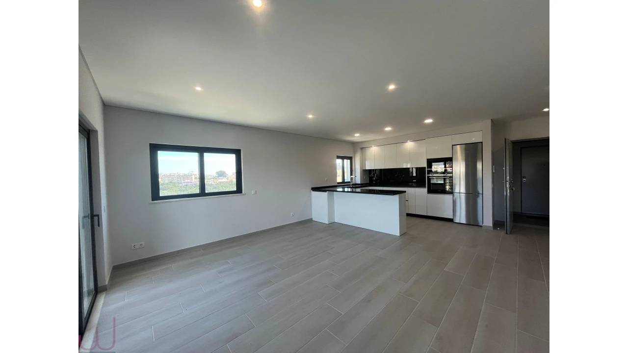 Apartamento T2 para Venda em Quelfes Foto 1