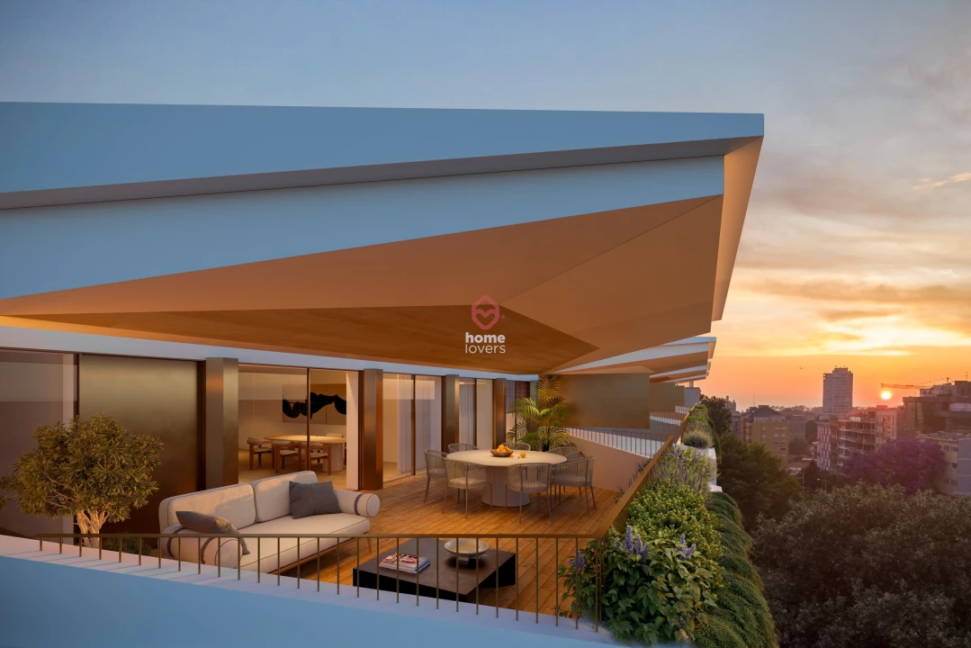 Apartamento T4 para Venda em Lordelo do Ouro e Massarelos Foto 1
