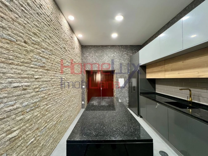 Moradia T4 para Venda em Campanhã Foto 9