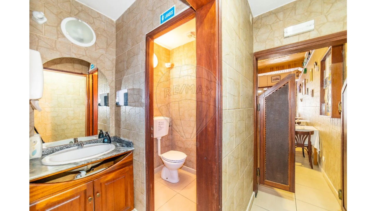 Prédio para Venda em Buarcos Foto 11