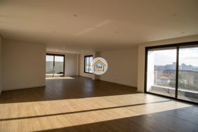 Apartamento T4 para Venda em Cedofeita, Santo Ildefonso, Sé, Miragaia, São Nicolau e Vitória
