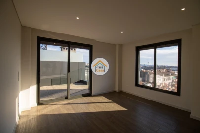 Apartamento T4 para Venda em Cedofeita, Santo Ildefonso, Sé, Miragaia, São Nicolau e Vitória