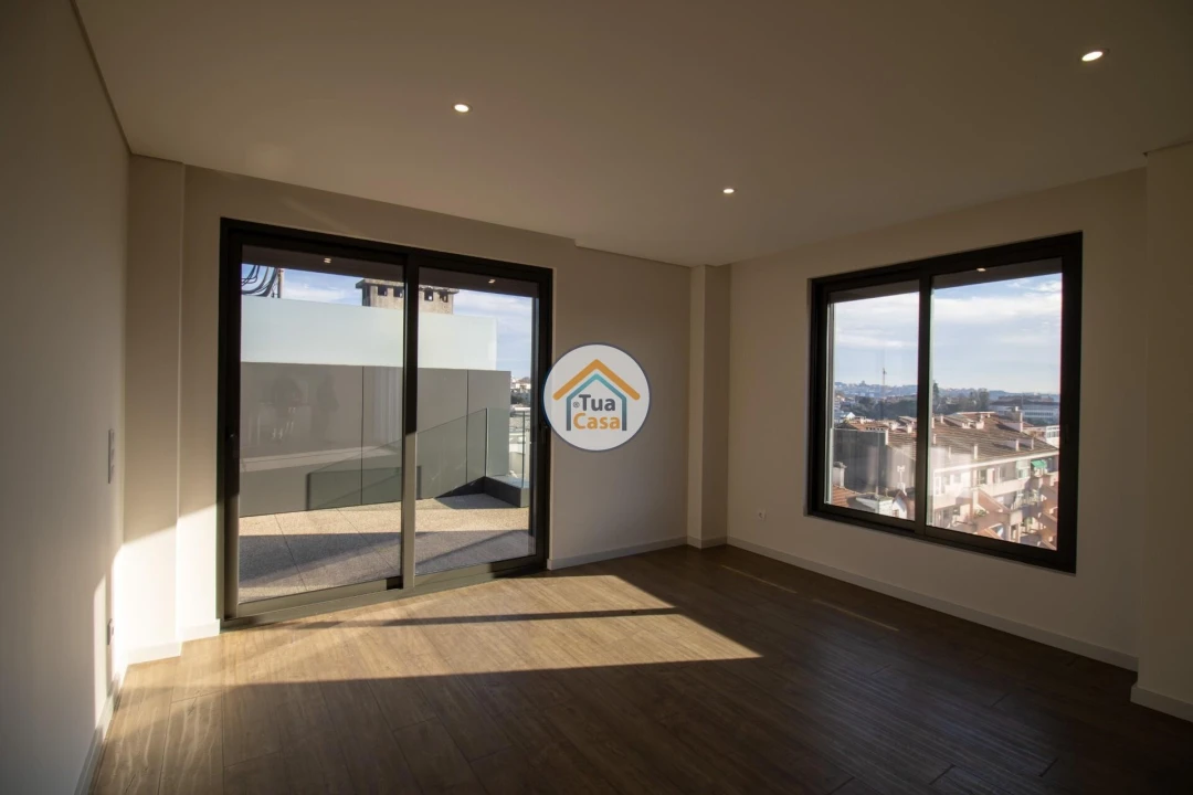 Apartamento T4 para Venda em Cedofeita, Santo Ildefonso, Sé, Miragaia, São Nicolau e Vitória Foto 2