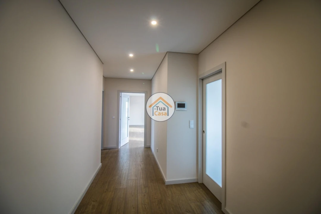Apartamento T4 para Venda em Cedofeita, Santo Ildefonso, Sé, Miragaia, São Nicolau e Vitória Foto 9