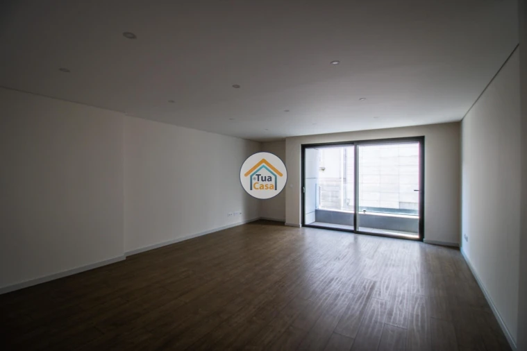 Apartamento T3 para Venda em Cedofeita, Santo Ildefonso, Sé, Miragaia, São Nicolau e Vitória Foto 5