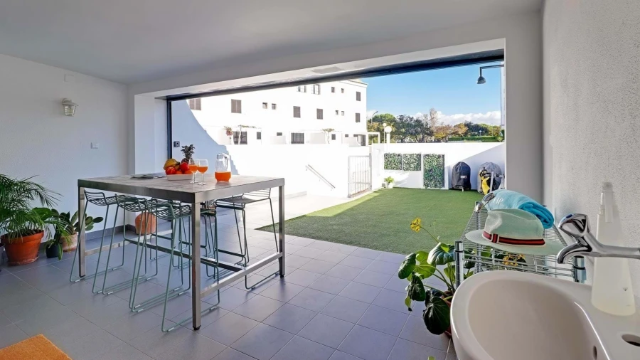 Moradia T3 para Arrendamento em Quarteira Foto 12