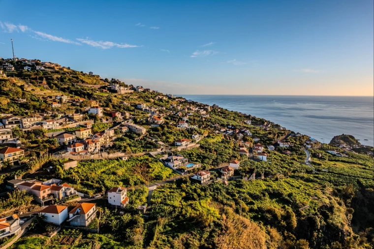 Moradia T4 para Venda em Ribeira Brava Foto 10
