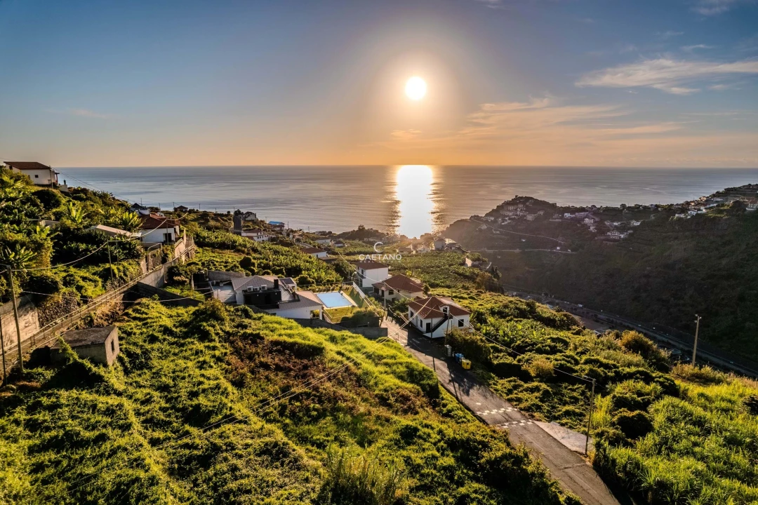 Moradia T4 para Venda em Ribeira Brava Foto 12
