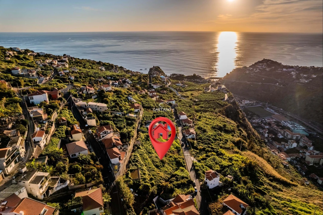 Moradia T4 para Venda em Ribeira Brava Foto 14