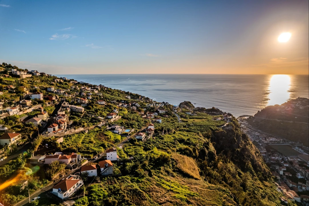 Moradia T4 para Venda em Ribeira Brava Foto 11