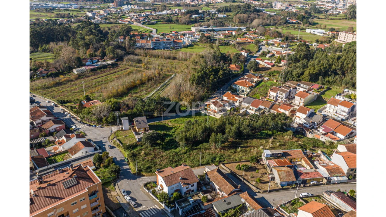 Terreno para Venda em Fânzeres e São Pedro da Cova Foto 11